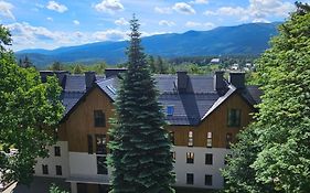 Pine Point Apartament With Shared Pools, Jacuzzi, Sauna & Gym